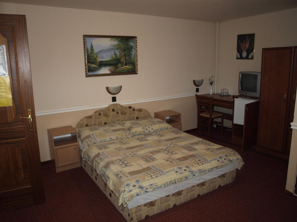 Fonix Panzio Hotel Pápa Zewnętrze zdjęcie