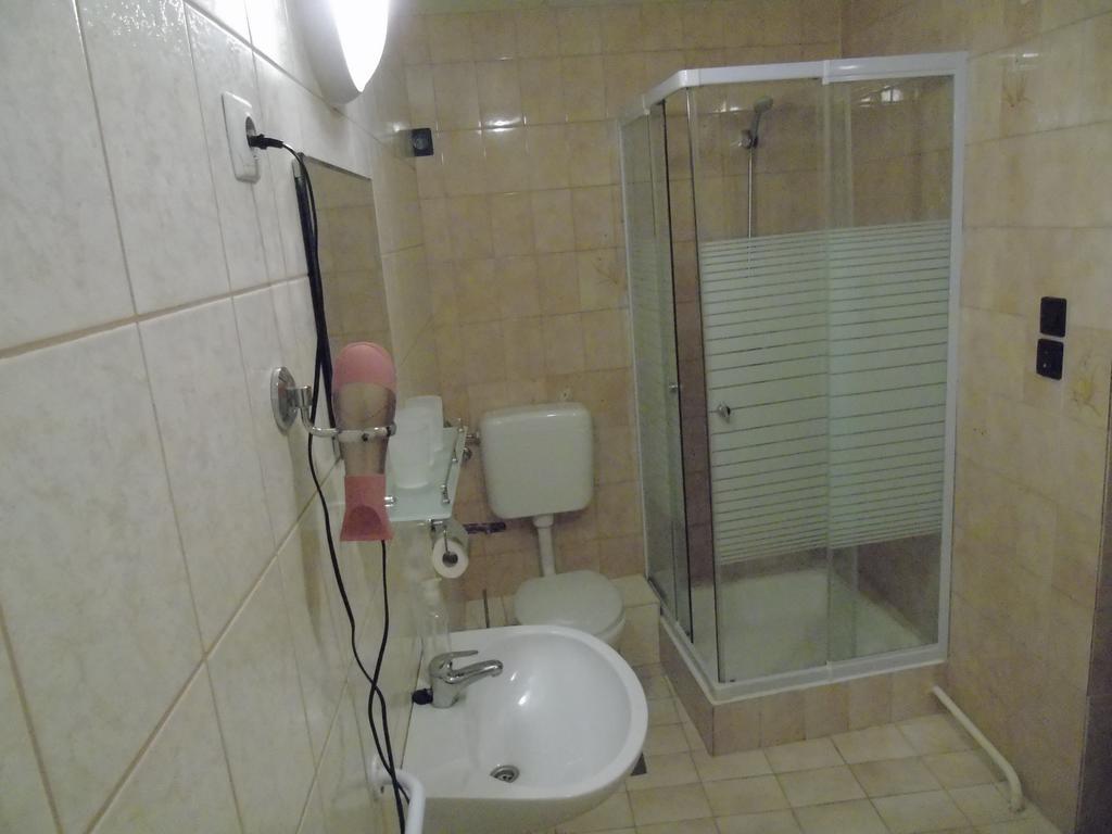 Fonix Panzio Hotel Pápa Zewnętrze zdjęcie