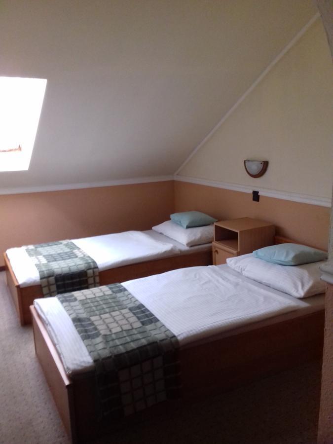 Fonix Panzio Hotel Pápa Zewnętrze zdjęcie