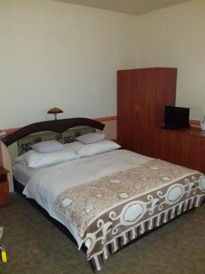 Fonix Panzio Hotel Pápa Zewnętrze zdjęcie